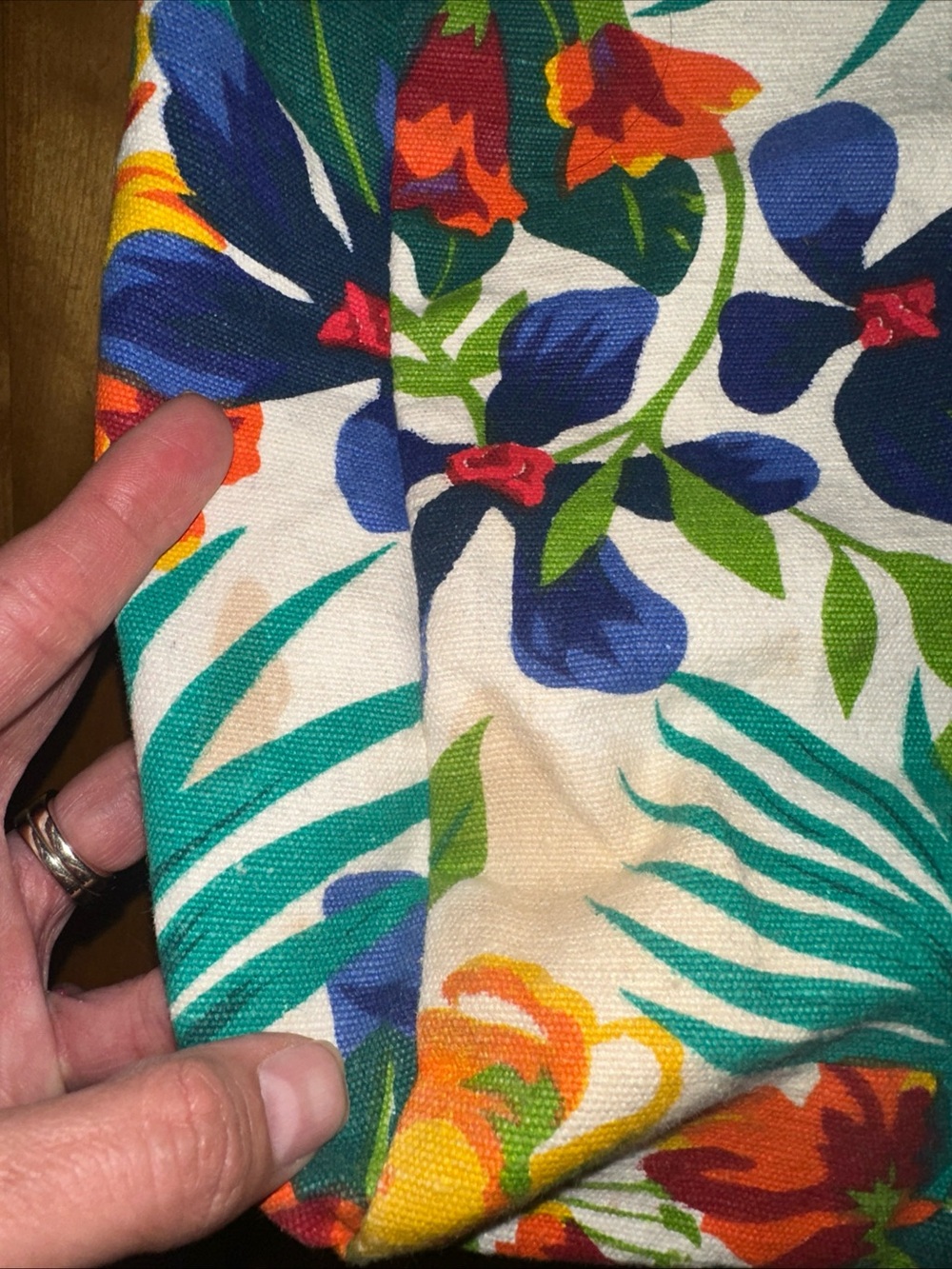 Gitano Tropical Floral Canvas Weekender Bag - White, Green, Blue, Red - Picture 4 of 9